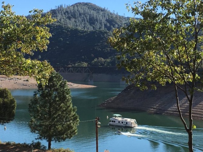 PIE-ARTSTRAVEL-0930-01