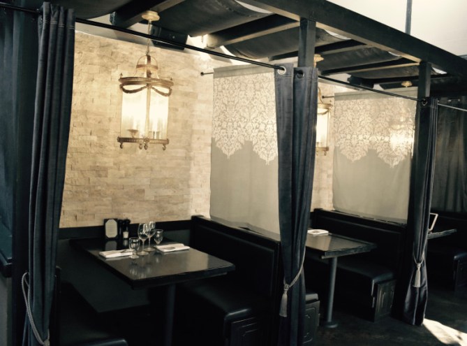 MOP-L-ARTSTRAVEL-1013-01