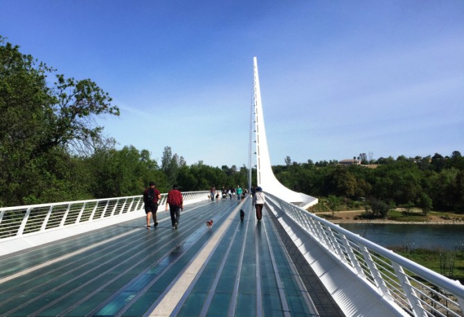 MOP-L-ARTSTRAVEL-0504-1